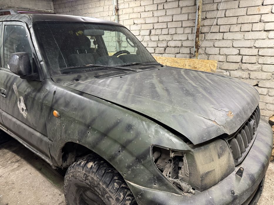 Toyota Land Cruiser 90