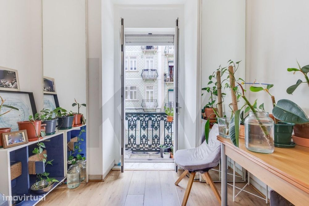 Apartamento T2+1 com elevado potencial de renovação no Centro de Lisbo
