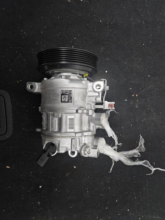 Kompresor klimatyzacji Audi A4 B9 A5