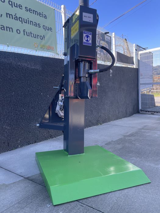 Rachador de lenha 30 toneladas vertical