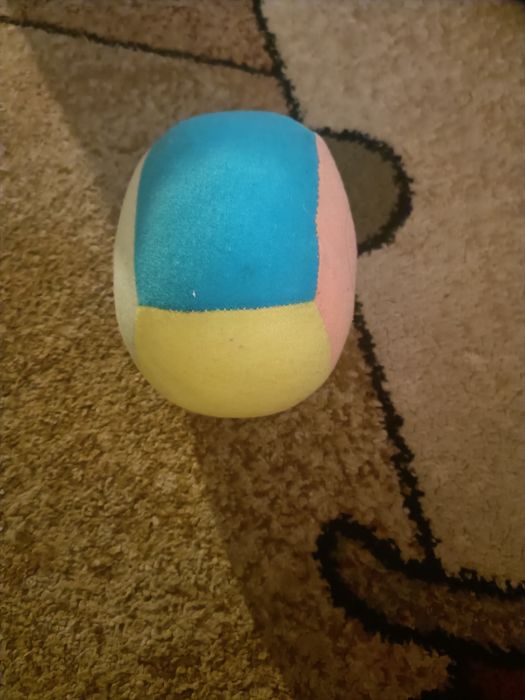 Piłeczki w formie grzechotki dla dzieci