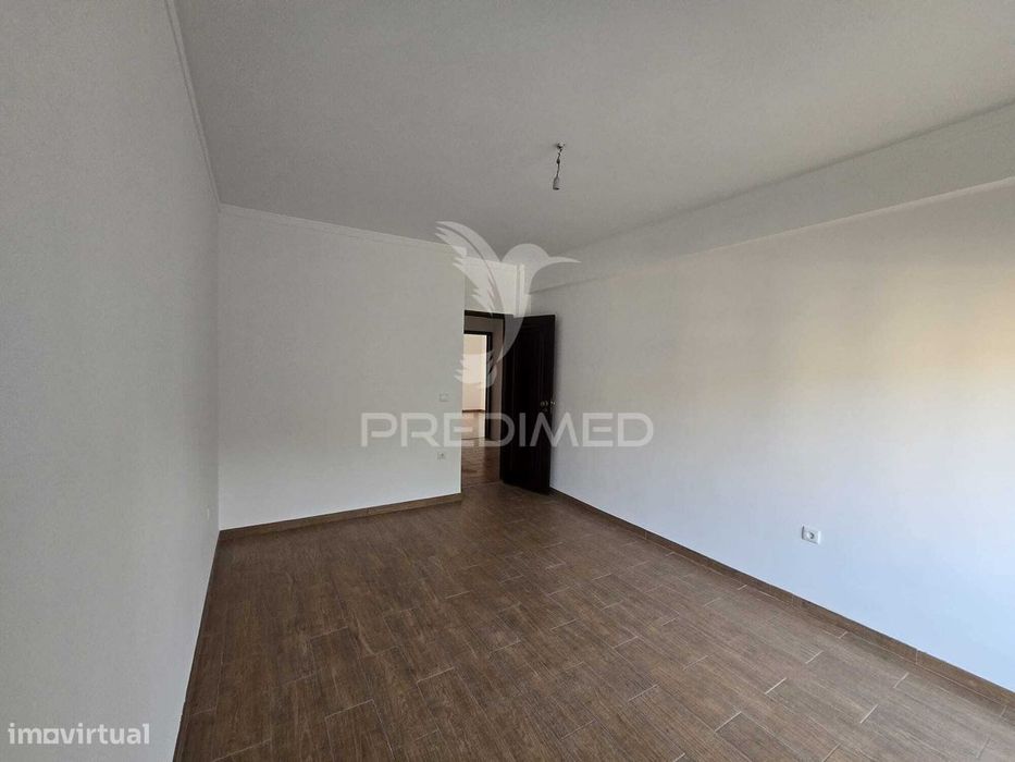 Excelente Apartamento T3 com Varanda e Marquises em Torres Novas