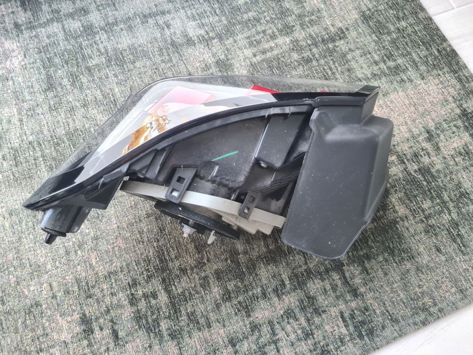 Farolim direito peugeot 208