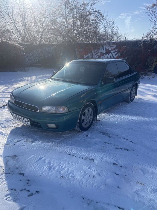 Продам Субаро Легаси 1998 год 2.0 бенз полный привод