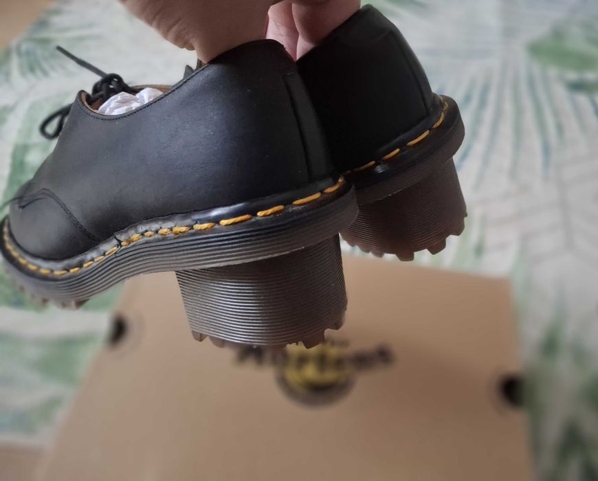 Buty Dr.Martens na szerszym obcasie 37 nowe Made In England