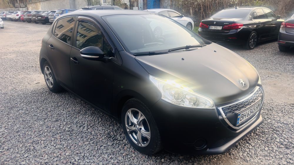 Продам PEUGEOT  208 1.6TD