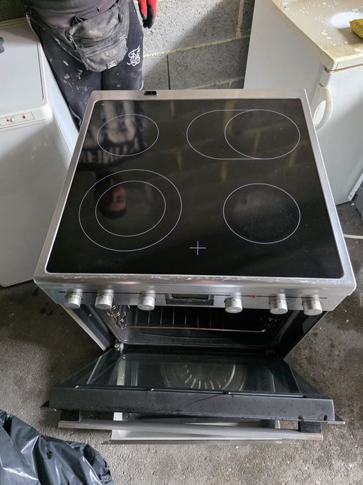 Fogão eléctrico com forno