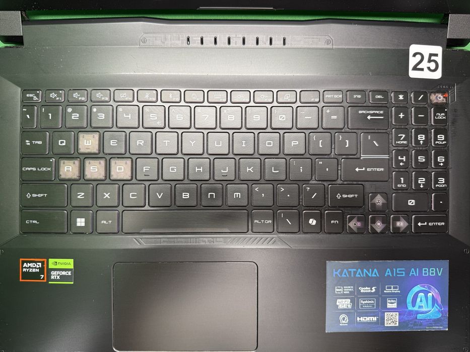 MSI Katana A15 AI B8V / Ryzen 7 8845HS  / RTX 4060 8 Gb/ 16GB / 1TB / 144Hz