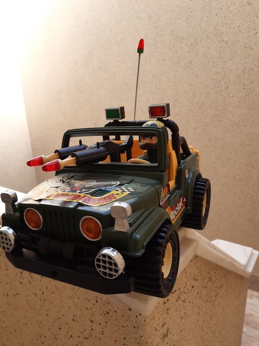 Jogos para criança e carro de brincar