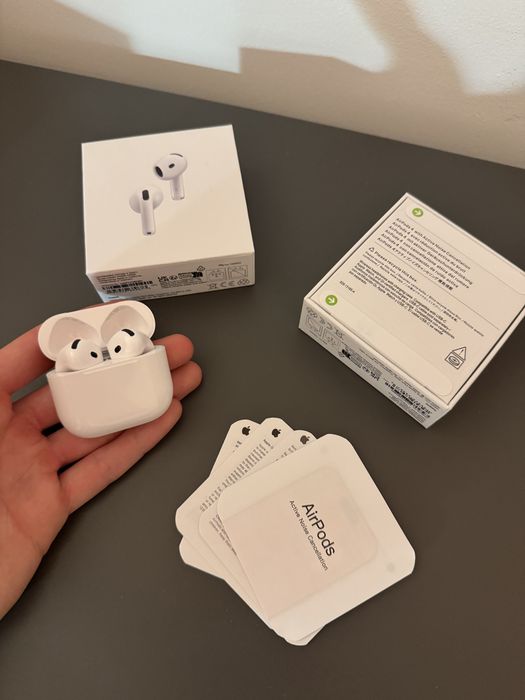 Słuchawki AirPods 4 ANC