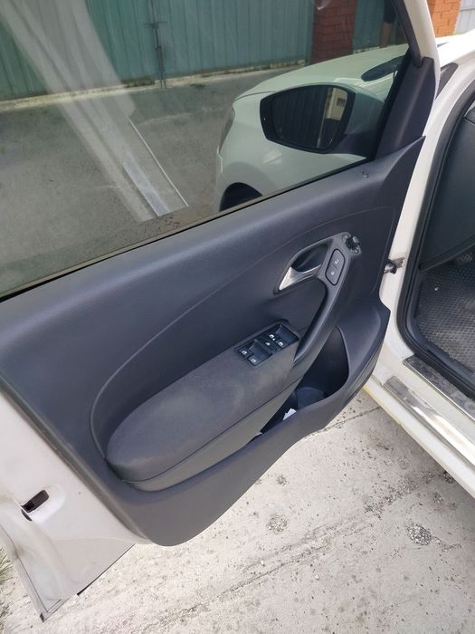 Фольксваген поло.