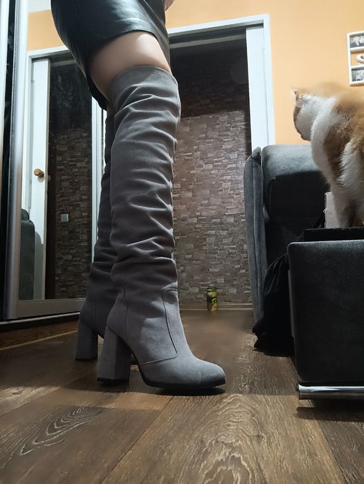 Замшеві осінні сапоги високі