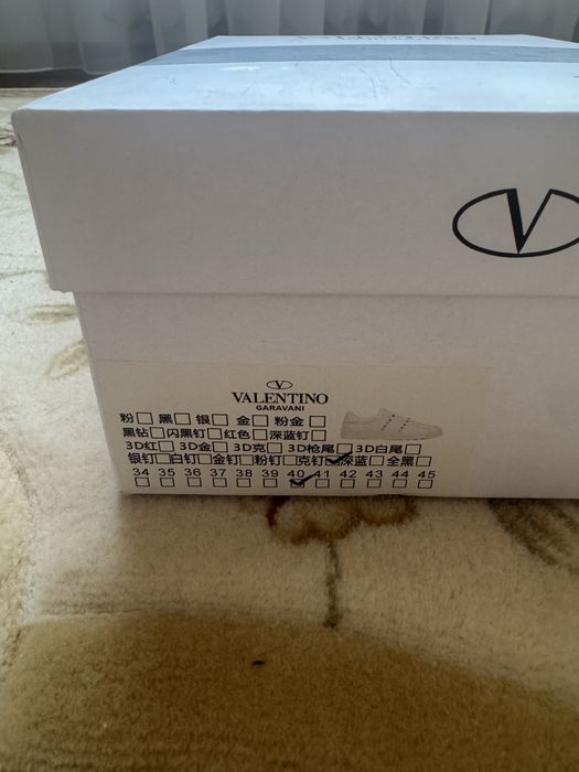 Кросівки Valentino