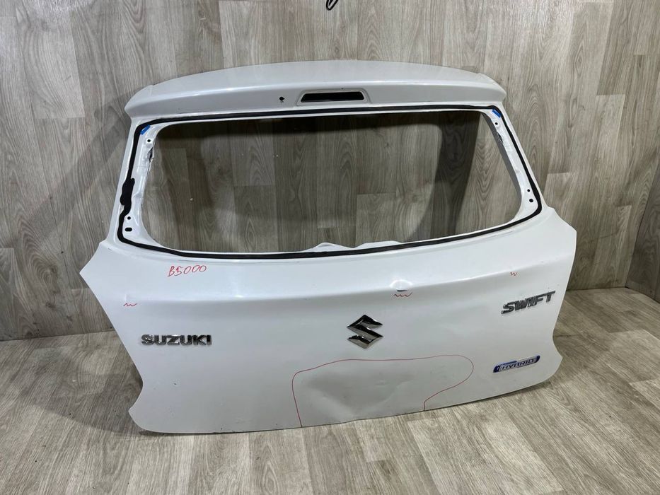 Крышка багажника Suzuki Swift MK8 / 2017 2018 2019 2020 2021 2022 г.