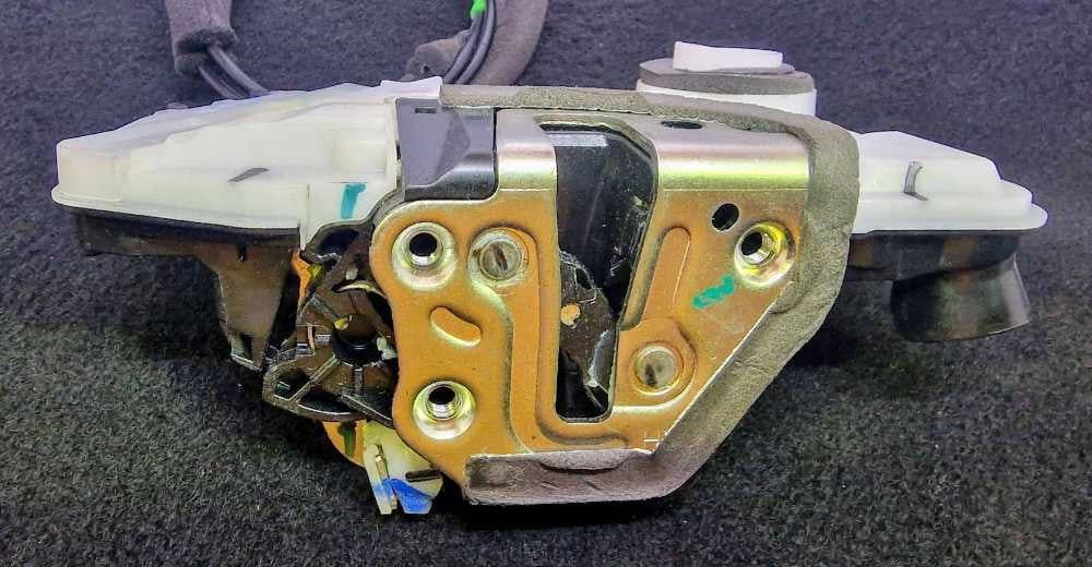 Fechadura / Fecho Porta Frente Direito - TOYOTA C-HR