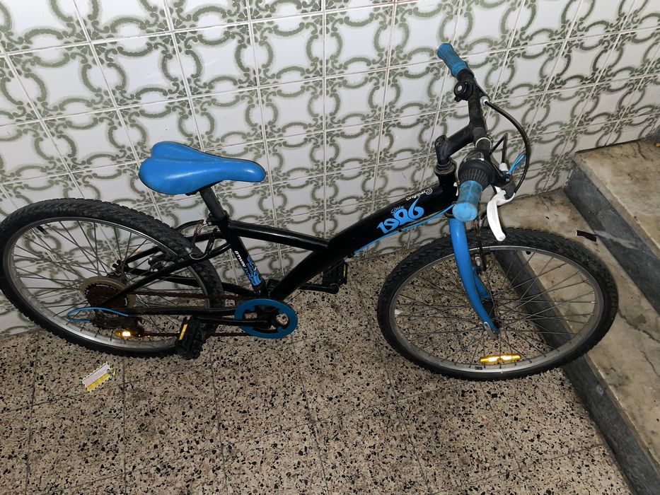 Vendo bicicleta btwin para crianca roda 24