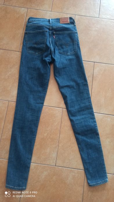 Spodnie jeansy damskie Levis nowe W26L32