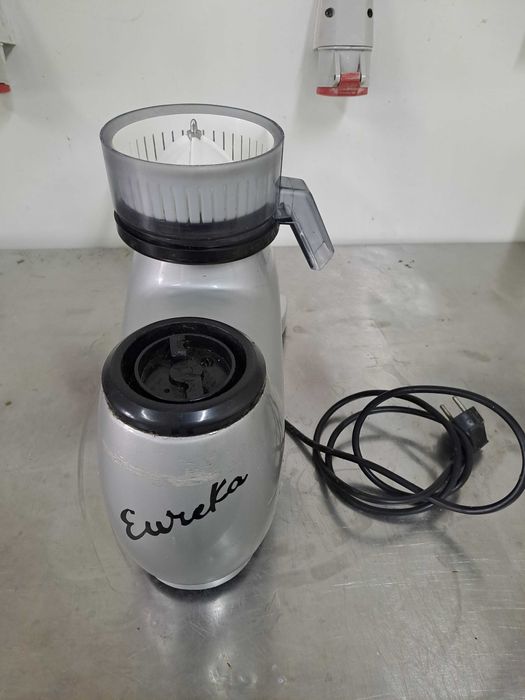 Espremedor de citrinos multiusos Eureka
