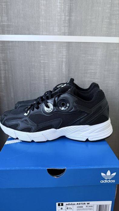 Продам кросівки adidas Astir