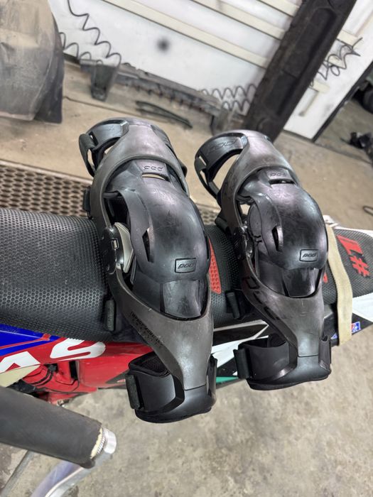 Наколенники брейсы pod k4