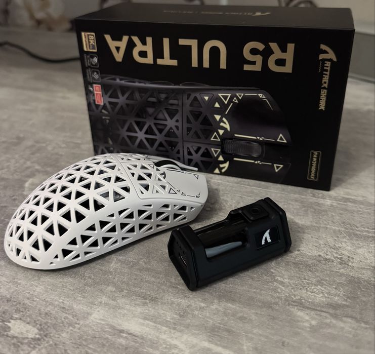 Мишка Attack Shark R5 Ultra PAW3950MAX з карбону бездротова ігрова