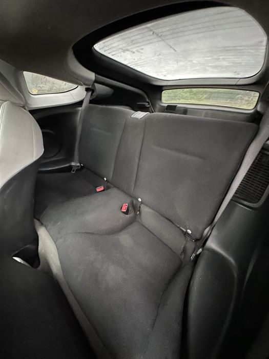 Продам Honda CR-Z 1.5 бензин/гидрид 2010 механика