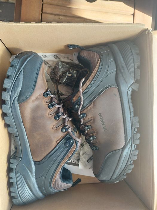 Niskie buty marki Bennon, model Castor Low, numer katalogowy Z60134