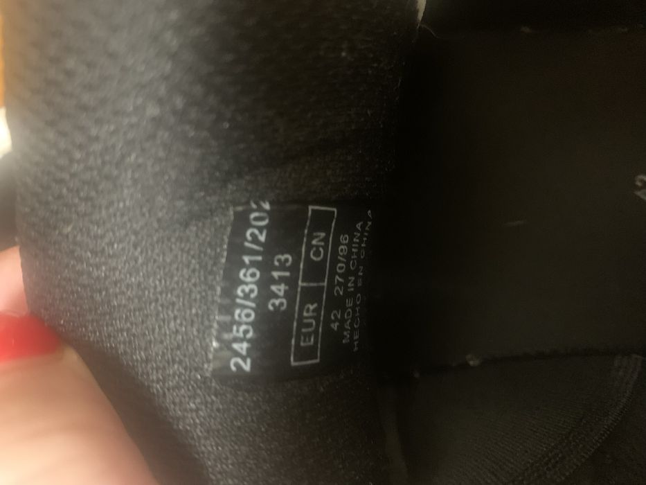 Продаю кроссовки Bershka