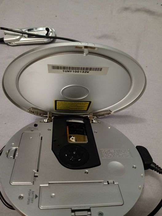 CD плеер Samsung MCD-CP550.