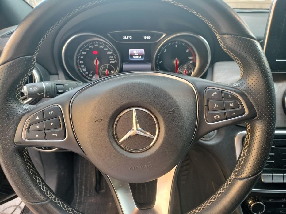 Mercedes Benz CLA200 136cv
