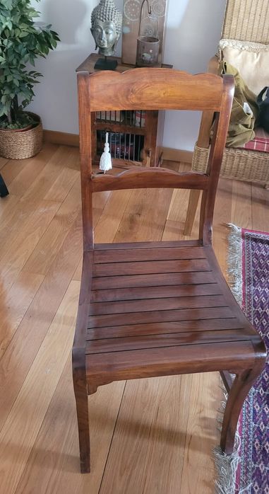 Conjunto de mesa e cadeiras