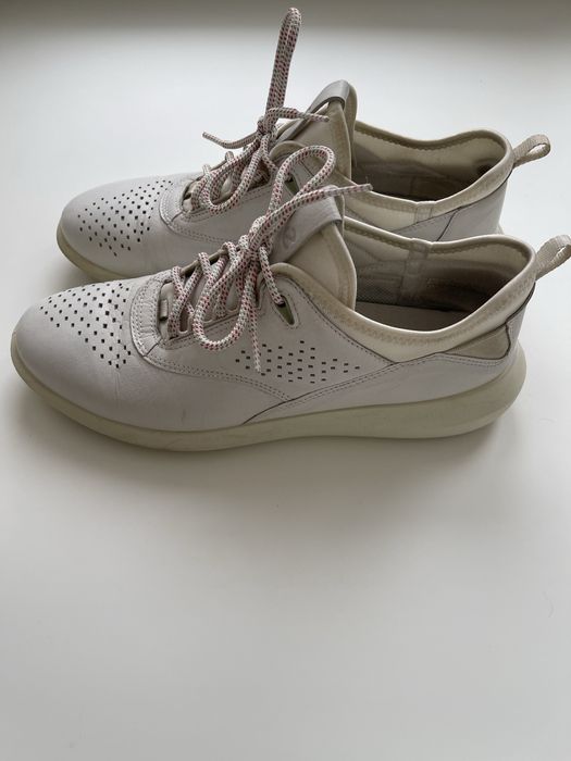 Кросівки шкіряні білі Ecco