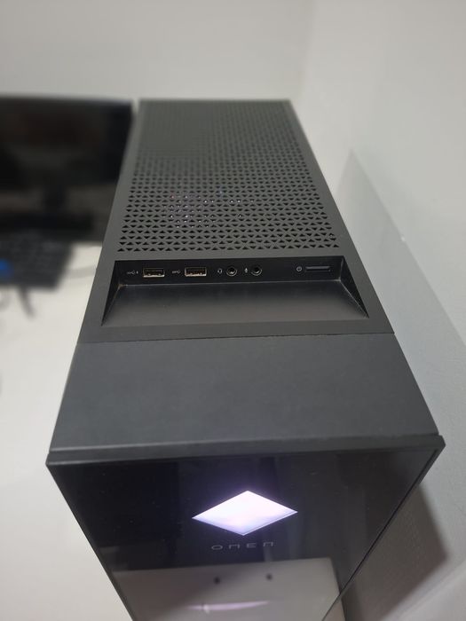 HP OMEN 30L Gaming PC – Ryzen 9 3900 | RTX 3070 | 32GB RAM + Extras