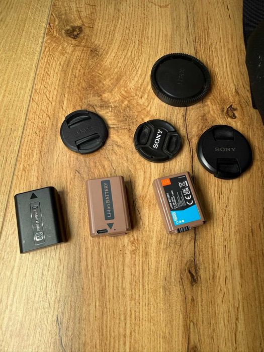 Sprzedam Sony A6400 z Obiektywem 16-50 Komplet, 2 Baterie