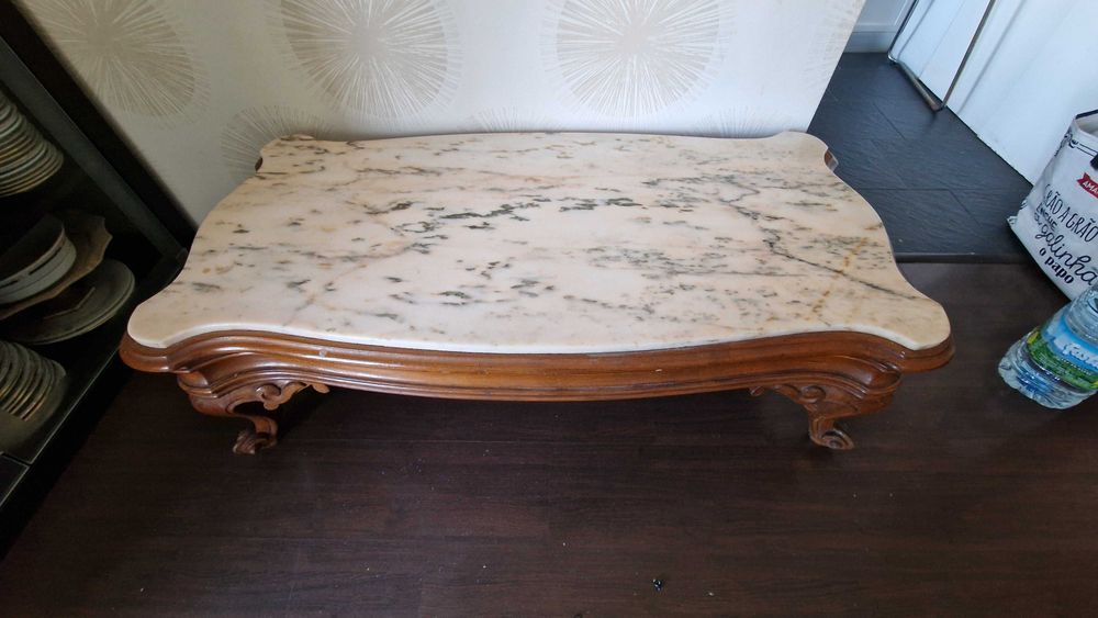 Mesa de centro - tampo em pedra mármore