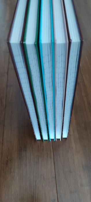 Zestaw 5 zeszytów/brulionów A4 w kratkę + 5 w linię