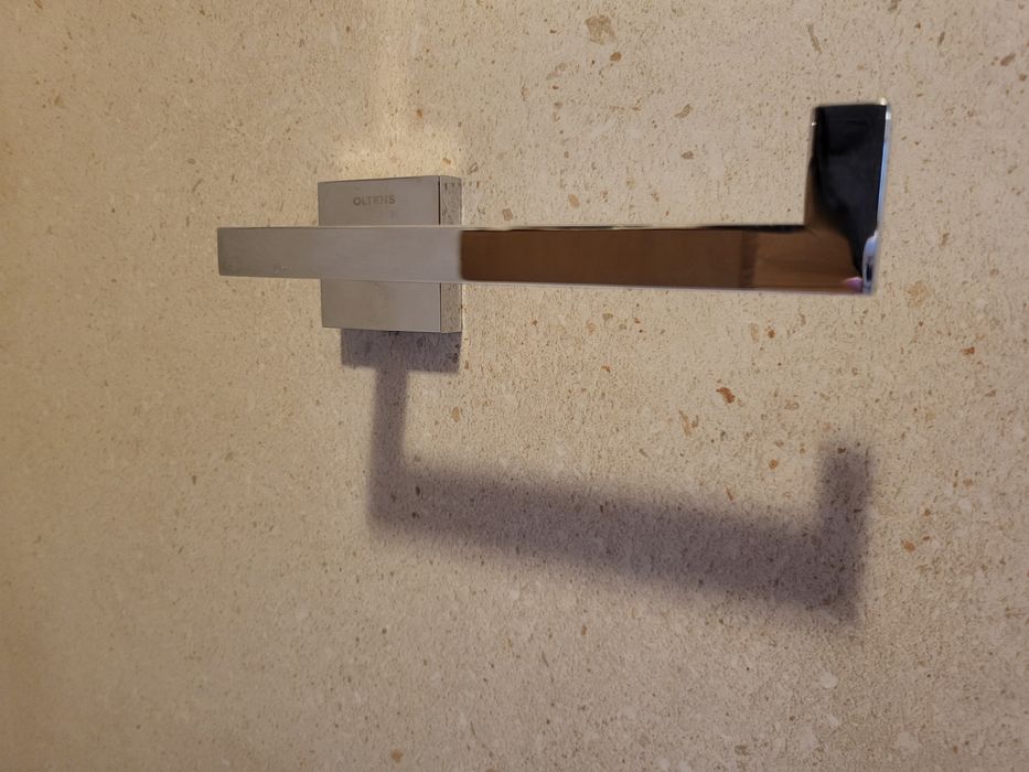 Nowy uchwyt Oltens na papier toaletowy chrom