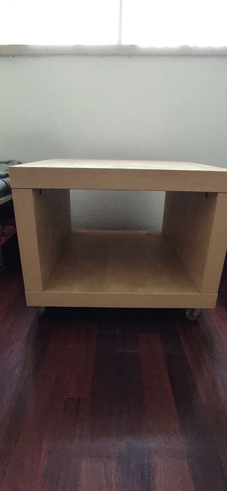 Mesa de Centro com Rodas IKEA - Bom Estado