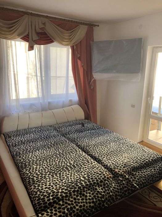 Двохповерховий особняк подобово