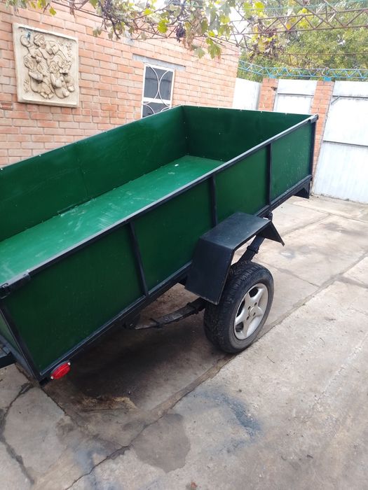 Прицеп автомобільний