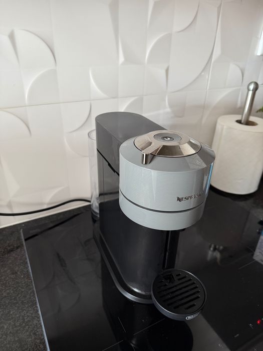 Máquina café nespresso Vertuo Next