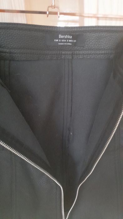 Spodniczka czarna bershka xs/s