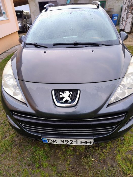 Пежо 207 sv (2010 року)