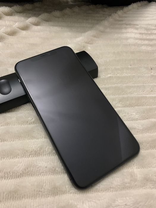 iPhone 11 Pro Max ( Read Description )64284475780995122