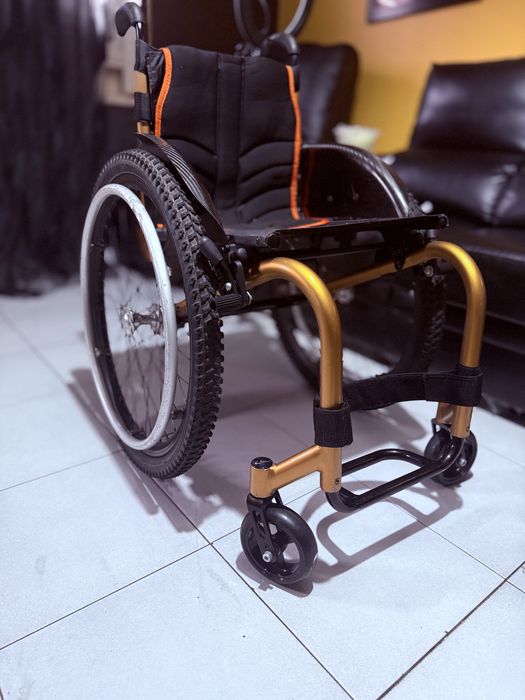 Cadeira de rodar liga leve