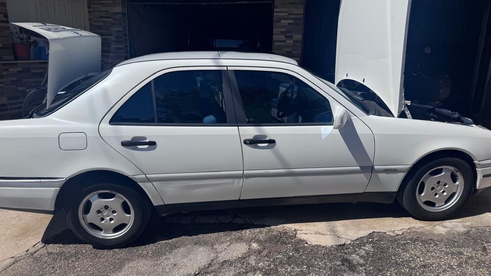 Vendo Mercedes Benz Elegance c220 1994