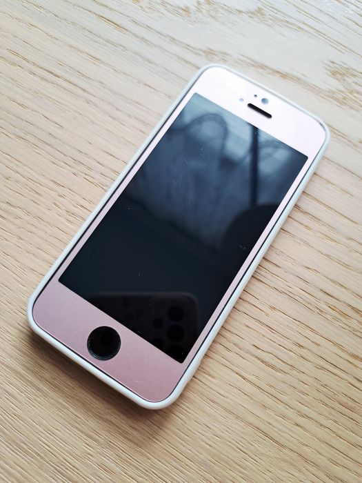 Iphone 5s + etui + długi kabel