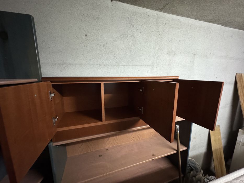 Estantes altas - Mobília Variada