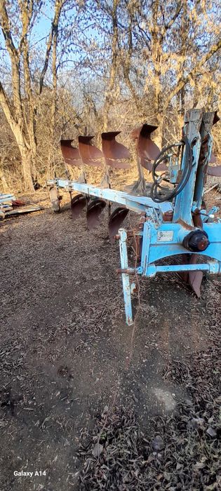 Трактор т 150 та інвентар до нього