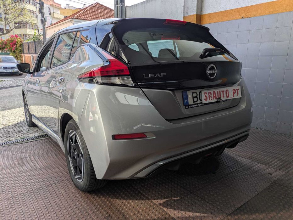 Nissan Leaf de 2023 com 6000km (Com Iva)